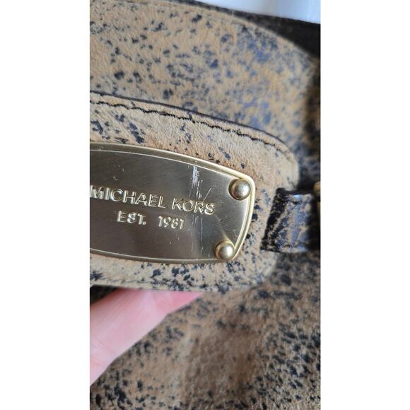 Michael Kors Distressed Hamilton Purse And Wallet - Picture 16 of 17